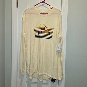 NWT - LuLaRoe Large Long Sleeved Hudson - Cream w/ Mountain Graphic